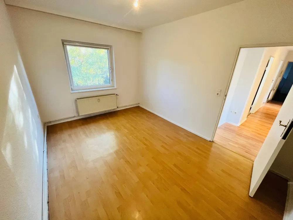 **Besichtigung: DO.10.09.26 um 17:15 Uhr** Helle Balkon-Whg in ruhiger Lage!