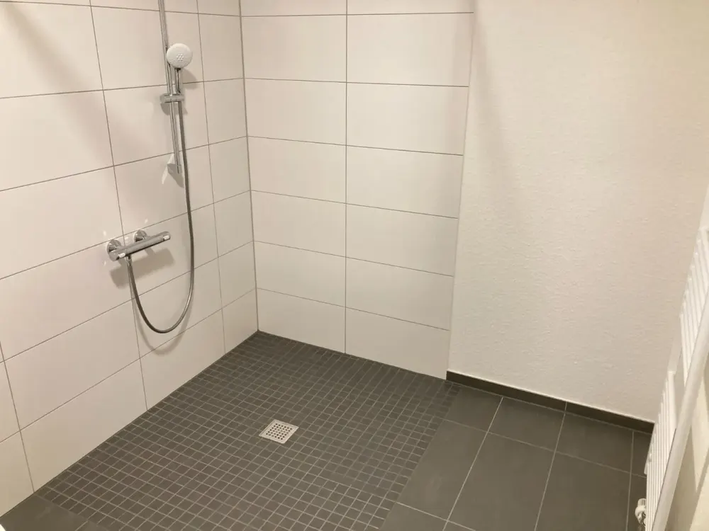 KRONSRODE | Neuwertige 2-Zimmer-Wohnung mit Parkettboden und TG-Stellplatz (optional)