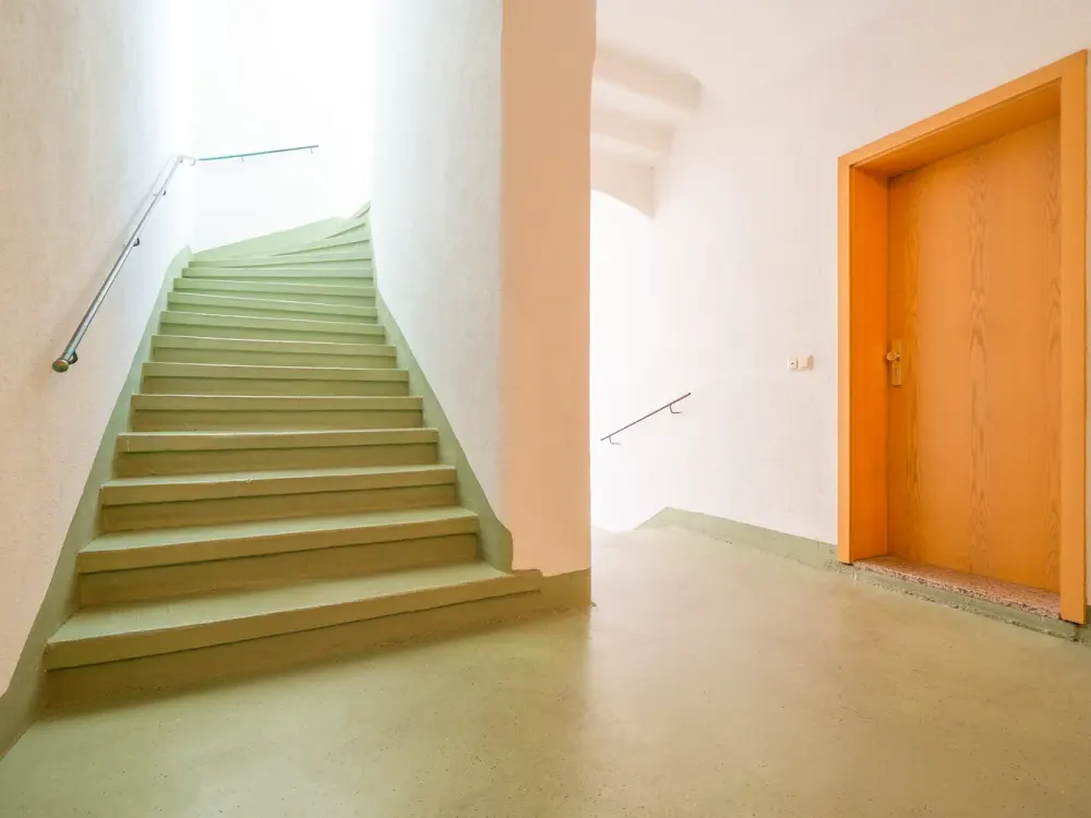 schöne 2-RW*Altbaucharm* Bad mit Fenster und Wanne und WMA* zentrumsnah* kostenfreie PKW-Stellplätze