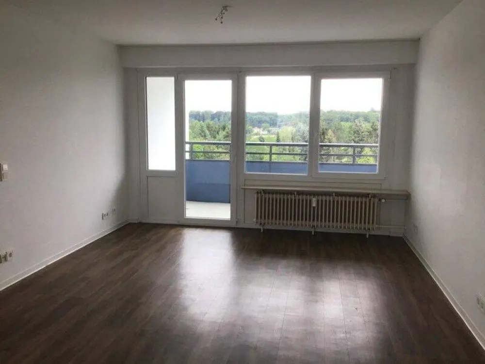 Schöne Aussicht: Familienfreundliche 4-Zimmerwohnung mit Balkon
