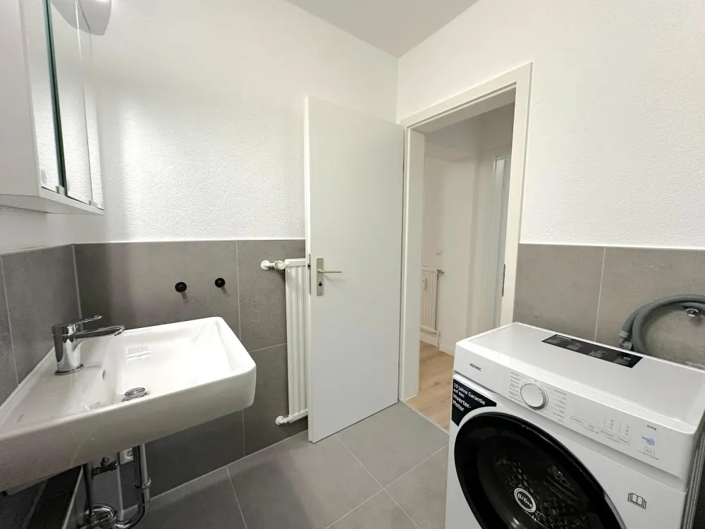Neugründung WG für 6 Personen - Helle Erdgeschosswohnung in Frankfurt am Main