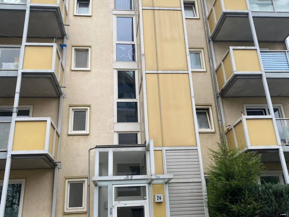 Completely Renovated 1-Room Apartment in Düsseldorf-Mörsenbroich!
