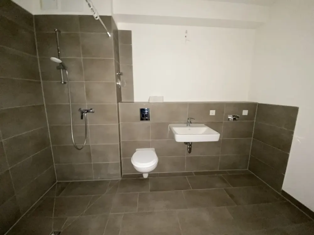 Helle 1-Zimmer-Wohnung mit Terrasse, barrierefreie Objektgestaltung, provisionsfrei