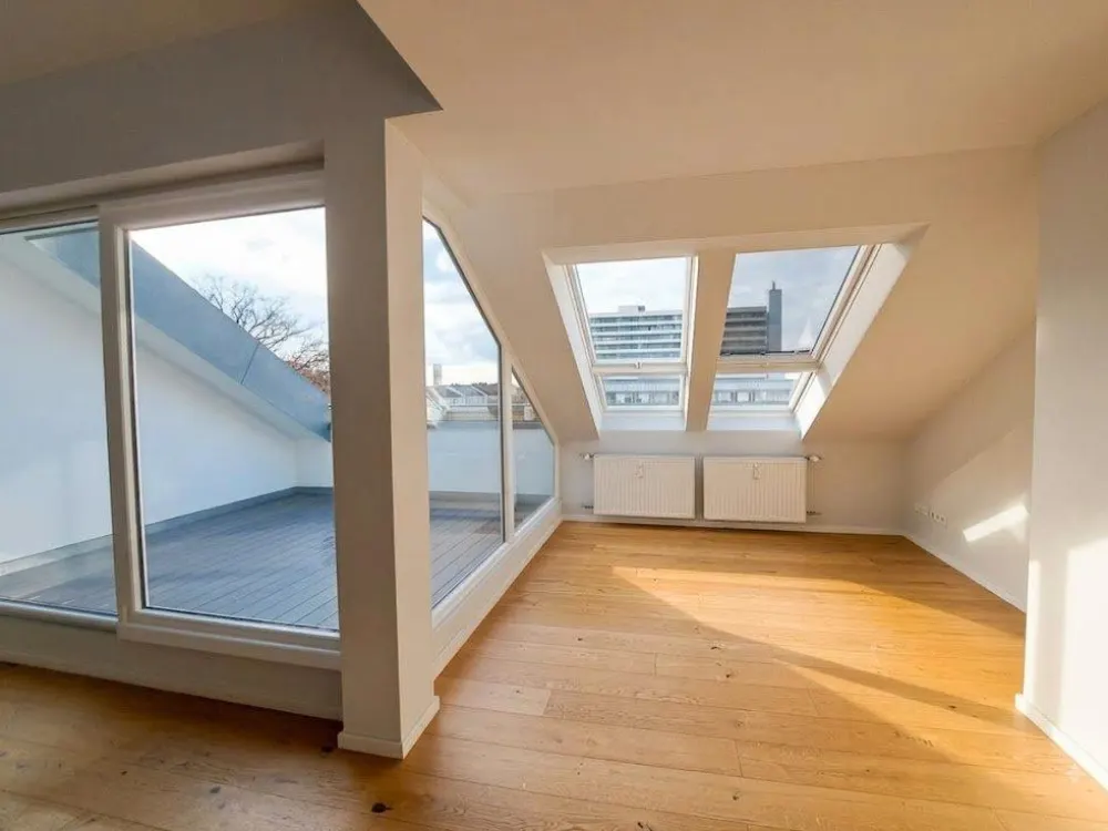 traumhafte DG-Wohnung mit Dachterrasse, Galerie und Klimaanlage