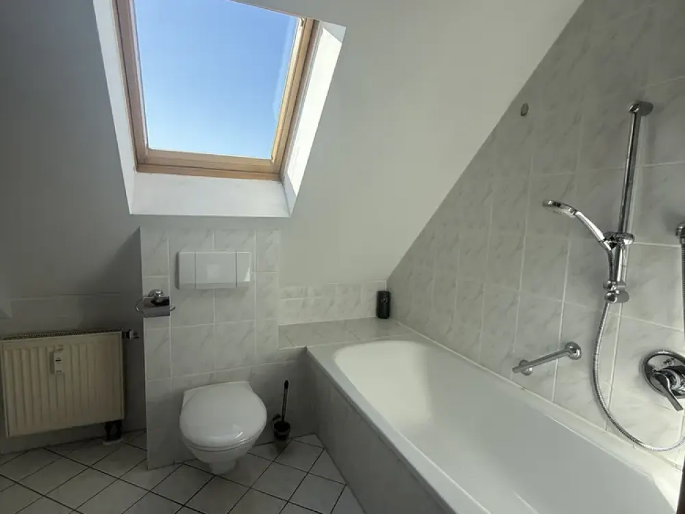 Lichtdurchflutete 3-Raumwohnung in ruhiger Lage in Böhlen - FE 35 / DG