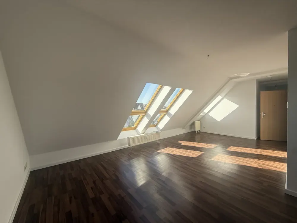 Lichtdurchflutete 3-Raumwohnung in ruhiger Lage in Böhlen - FE 35 / DG