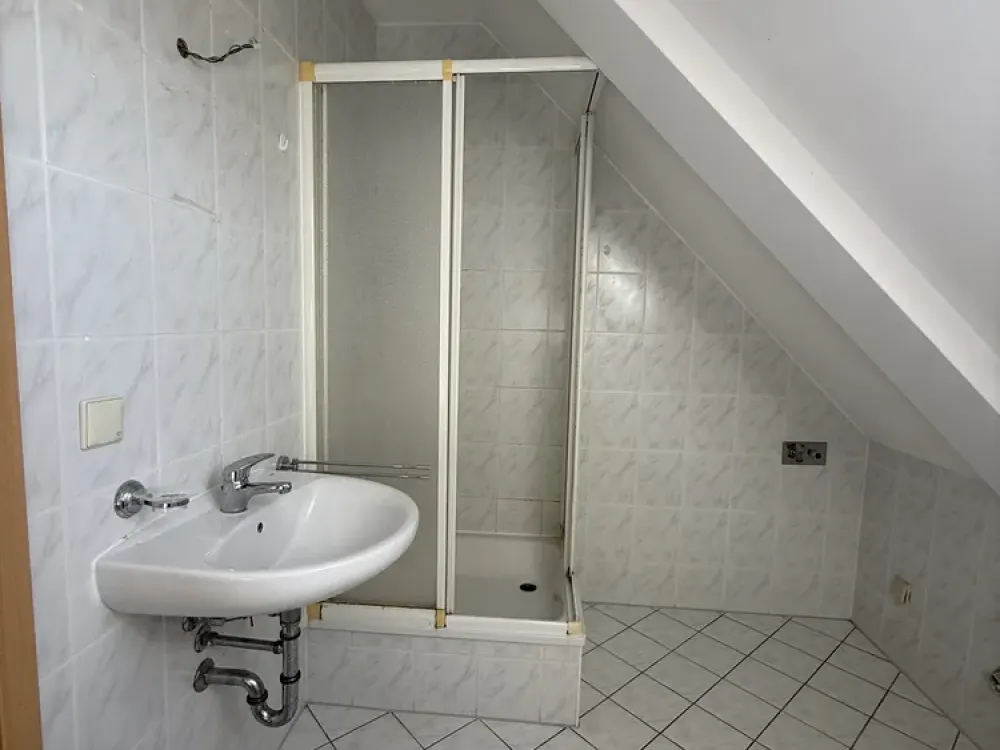 Lichtdurchflutete 3-Raumwohnung in ruhiger Lage in Böhlen - FE 35 / DG