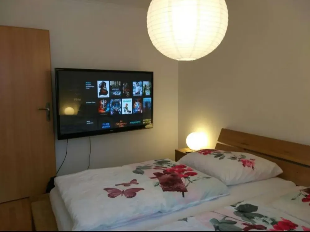 Fully furnished 4-room 102 sqm. apartment with terrace, garden & 2 garage spaces, near Ostbahnhof