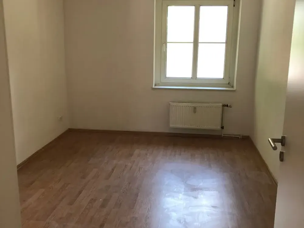 عقار مجدد رائع في أفضل منطقة سكنية!
