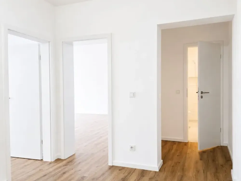 Frisch sanierte 2-Zimmer Wohnung mit traumhaftem Wohn-Essbereich!