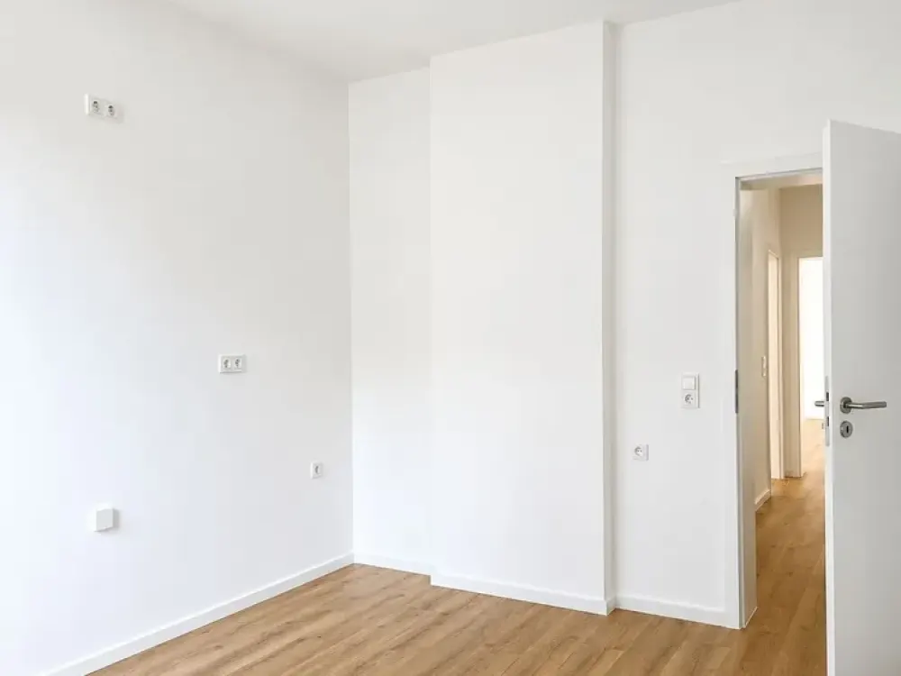 Frisch sanierte 2-Zimmer Wohnung mit traumhaftem Wohn-Essbereich!