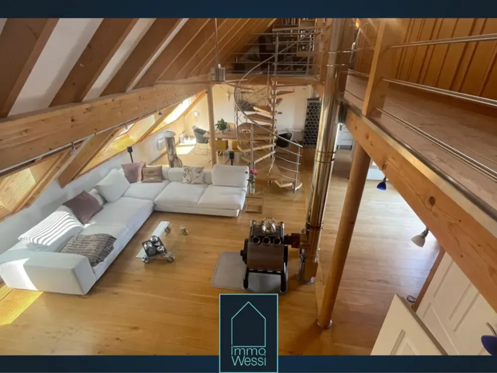 Exklusives Dachgeschoss-Loft mit Dachterrasse, Sauna & Galerie, vollmöbliert