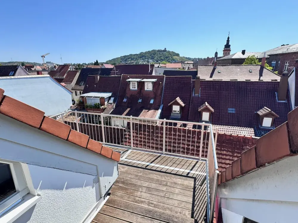Exklusives Dachgeschoss-Loft mit Dachterrasse, Sauna & Galerie, vollmöbliert