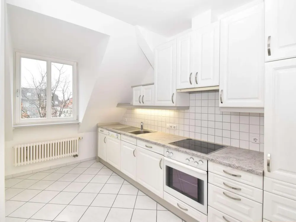 WOHLFÜHLGARANTIE // Edle Dachgeschosswohnung im Herzen der Südvorstadt // inklusive Einbauküche