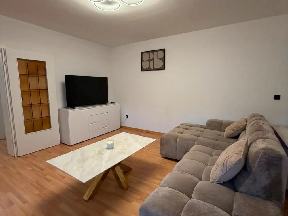 Möbilsierte Wohnung bezugsfertig in Düsseldorf Wersten