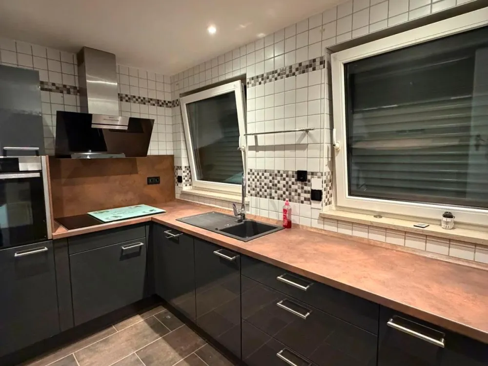 Möbilsierte Wohnung bezugsfertig in Düsseldorf Wersten