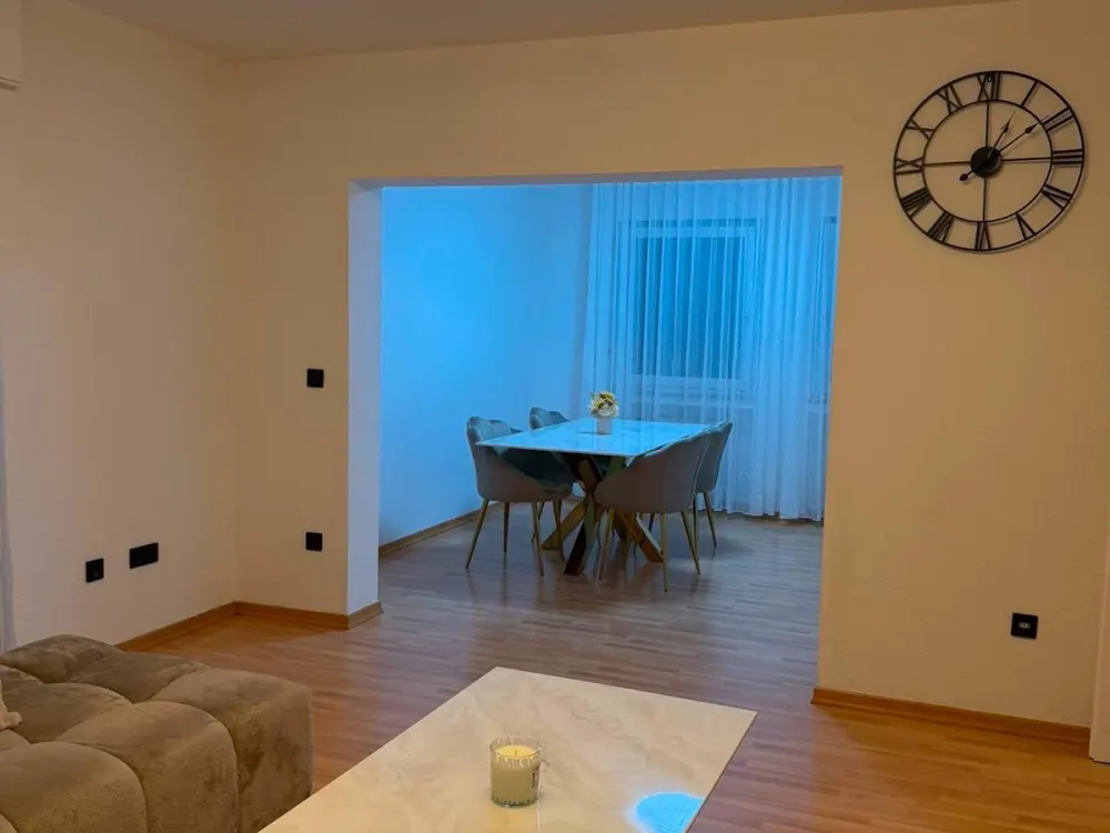 Möbilsierte Wohnung bezugsfertig in Düsseldorf Wersten