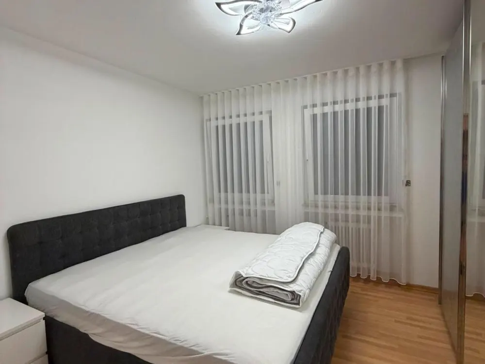 Möbilsierte Wohnung bezugsfertig in Düsseldorf Wersten