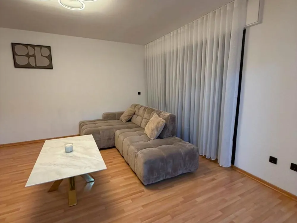 Möbilsierte Wohnung bezugsfertig in Düsseldorf Wersten