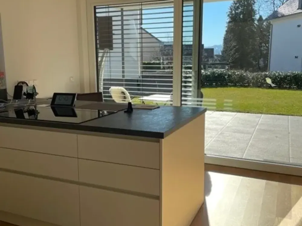 Modern Terrace Apartment with Built-in Kitchen, Underground Parking and Elevator