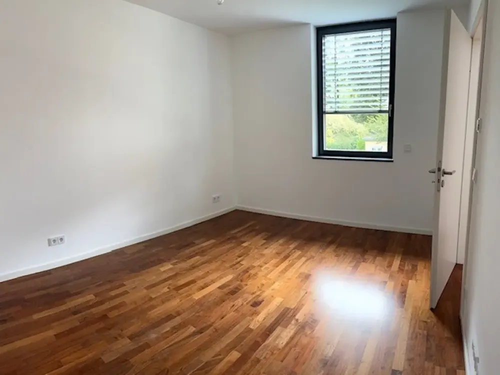 Lichtdurchflutete 2,5 Zimmer- Dachterrassenwohnung in Harlaching, Nähe Tiroler Platz