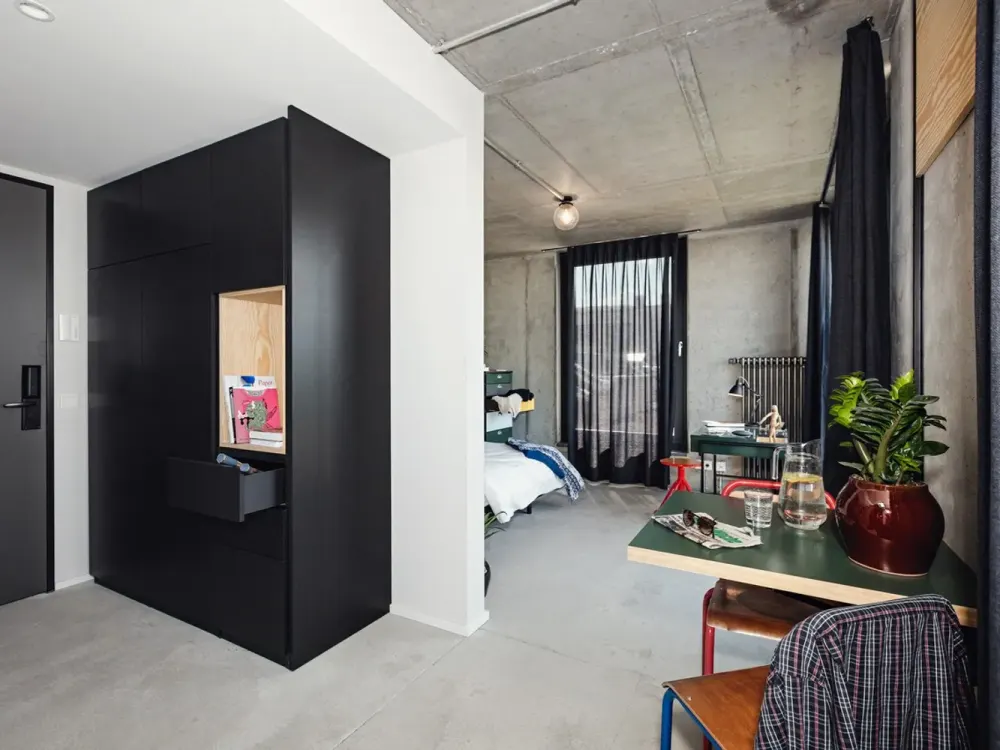 Neon Wood Student Housing - Penthouse Balcony Double Apartment in Berlin, Mitte-Wedding