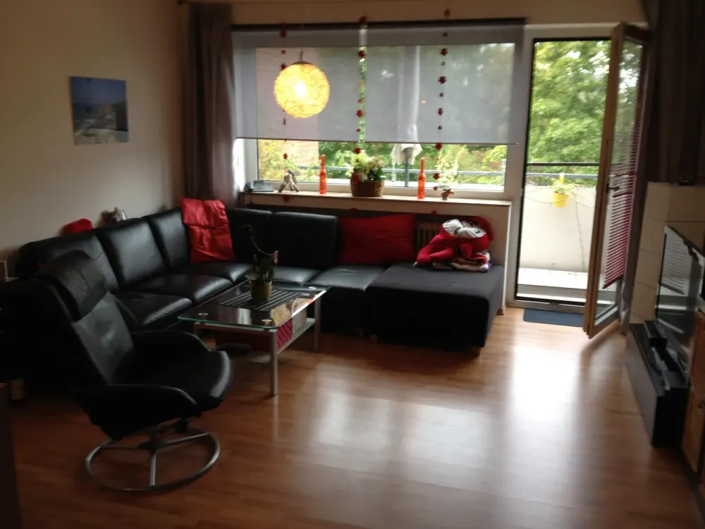 Well-maintained 2-room apartment 52sqm with balcony and parking space for rent from 1.1.2027 - commission-free