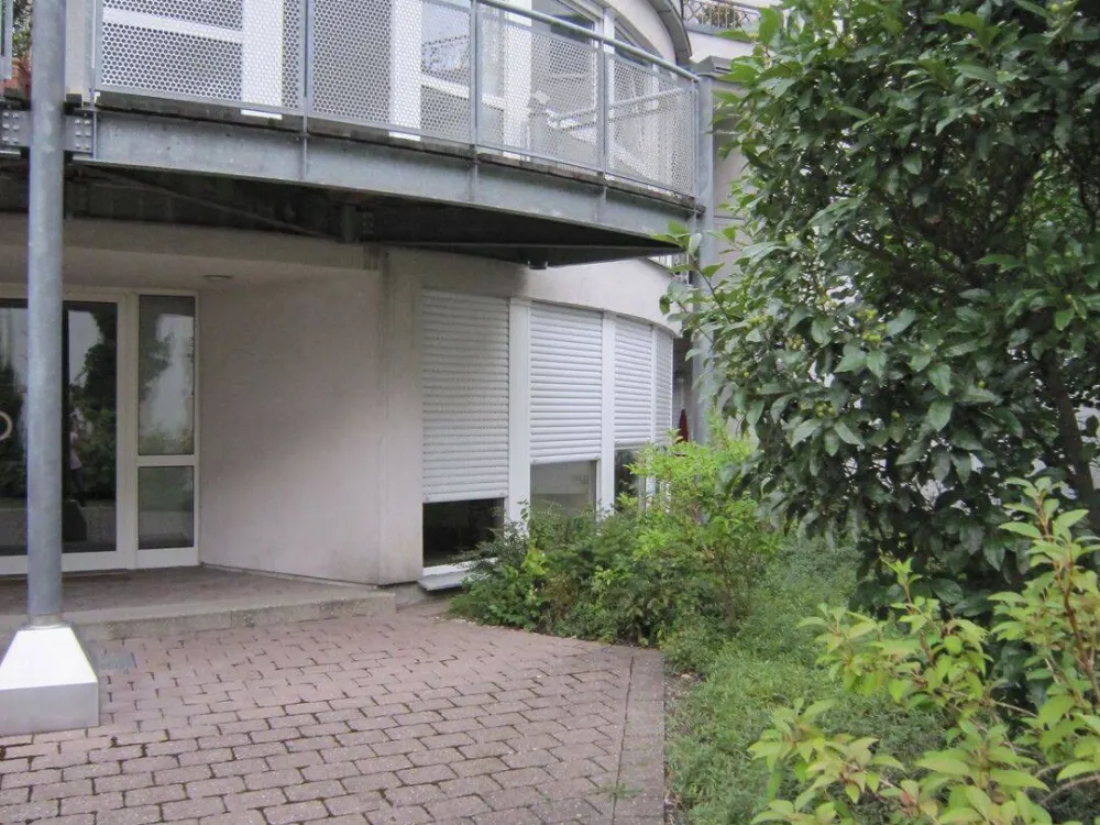 Außergewöhnliche 3-Zimmer-Wohnung mit Balkon und Loggia