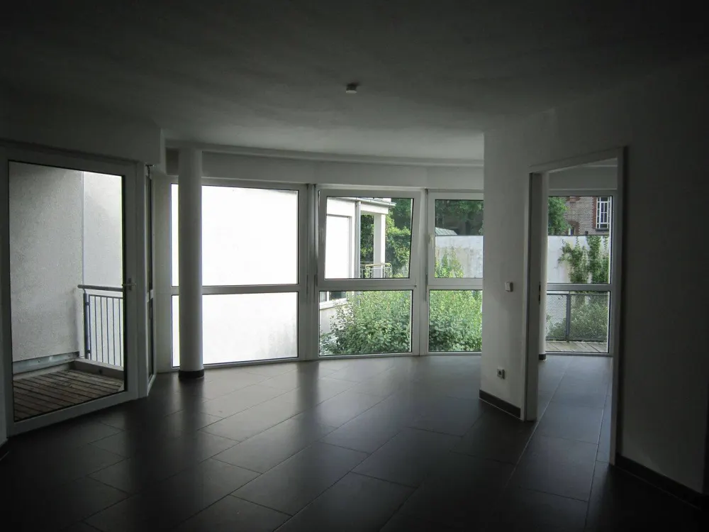 Außergewöhnliche 3-Zimmer-Wohnung mit Balkon und Loggia