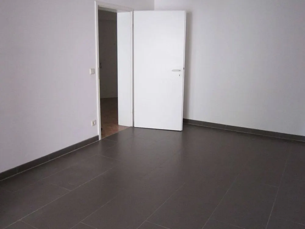 Außergewöhnliche 3-Zimmer-Wohnung mit Balkon und Loggia