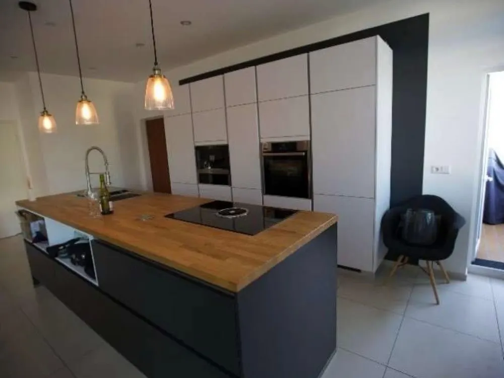 Exklusive voll möblierte Loft Wohnung im Herzen der Stadt