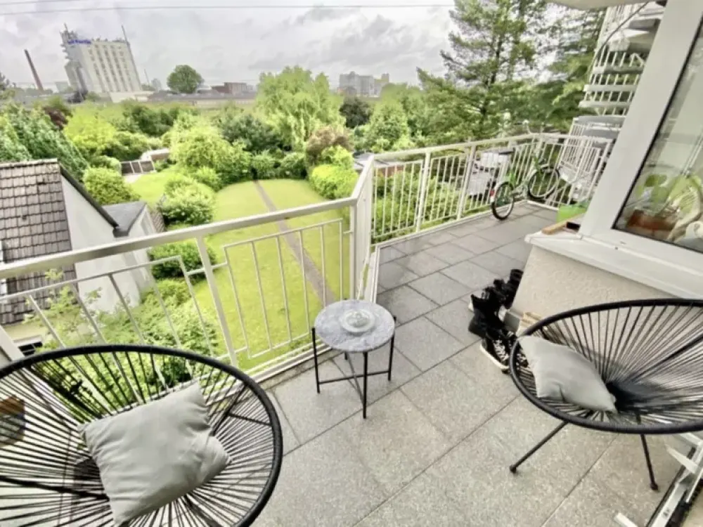 Vollmöbliertes, modernisiertes Apartment mit großem Balkon