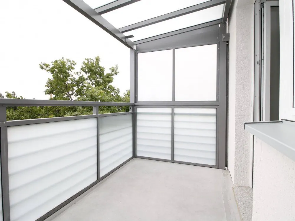 Modern Two-Room Apartment with Balcony