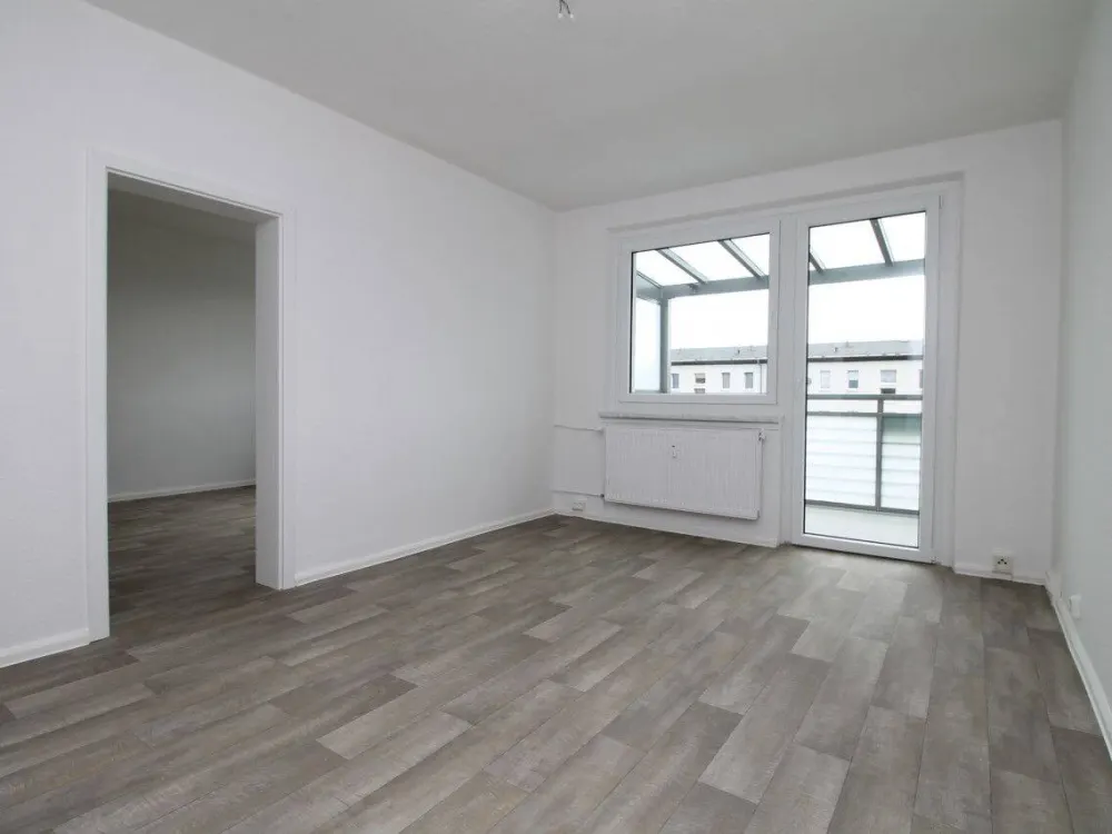 Modern Two-Room Apartment with Balcony