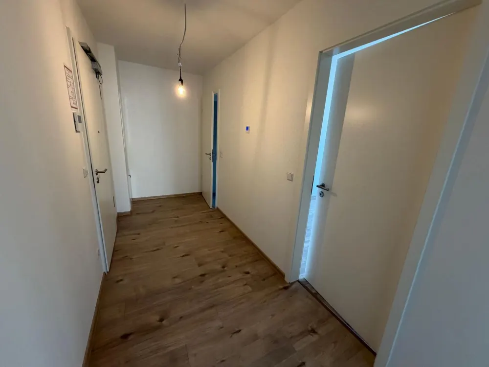 TOP! Erstbezug! 2-Zi.-Whg. Balkon, KFW 40 NH Niedrigenergie Haus, ruhige Lage, 10 Min. zur S-Bahn!