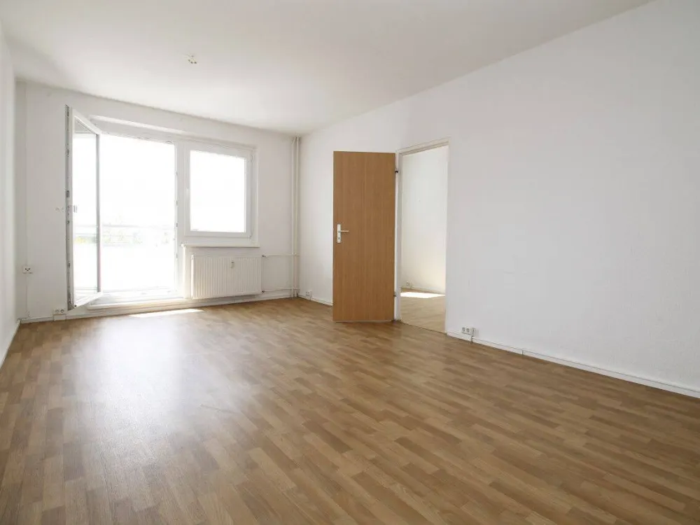 Ideal geschnittene Zweiraumwohnung, Balkon, beste Einkaufsmöglichkeiten