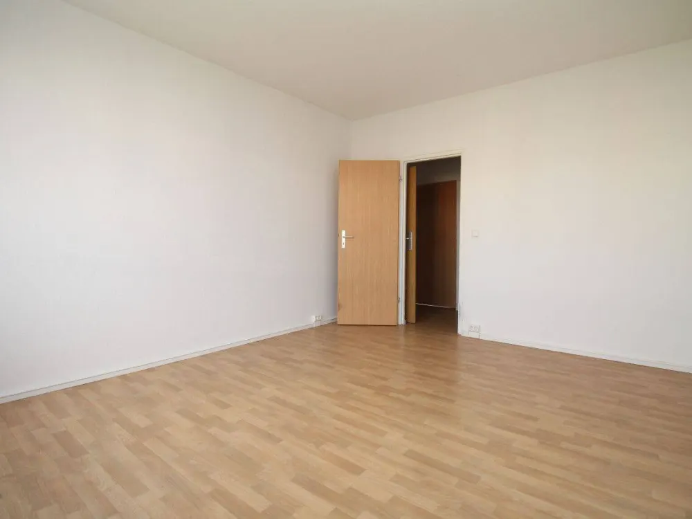 Ideal geschnittene Zweiraumwohnung, Balkon, beste Einkaufsmöglichkeiten