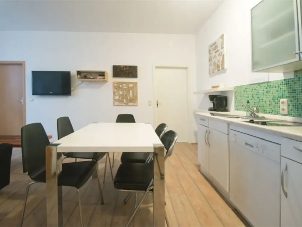 Wohnen mit Charakter: 1,5-Zimmer-Wohnung in Berlin-Neukölln