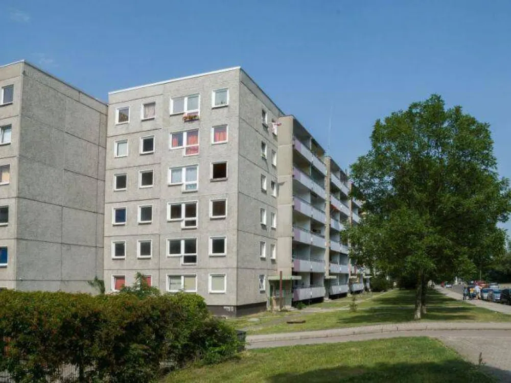 Aktuelle Renovierung einer 3-Raum-Wohnung! (Angemessenheit 3 Personen)