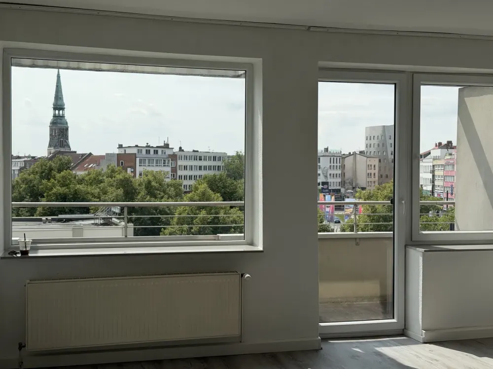 1.5 Room Apartment with Great View - Fully Renovated!