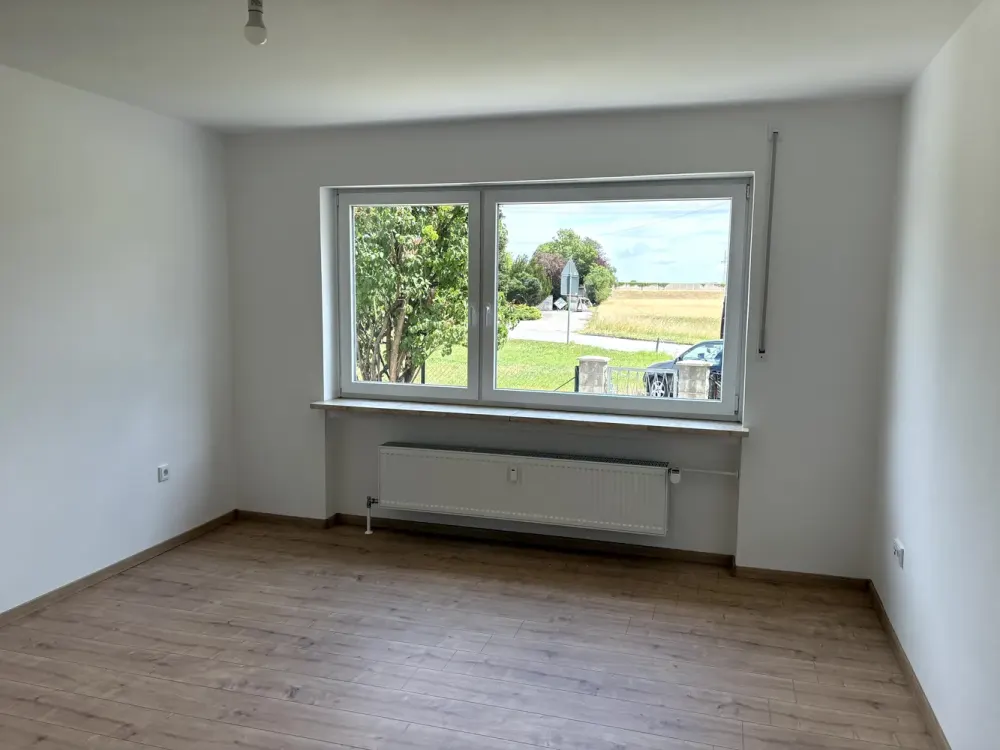 Newly Renovated 4-Room Apartment in München-Langwied
