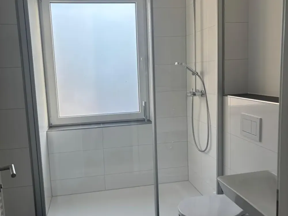 Großzügige 2-Zimmer-Wohnung mit Balkon - Erstbezug nach Renovierung