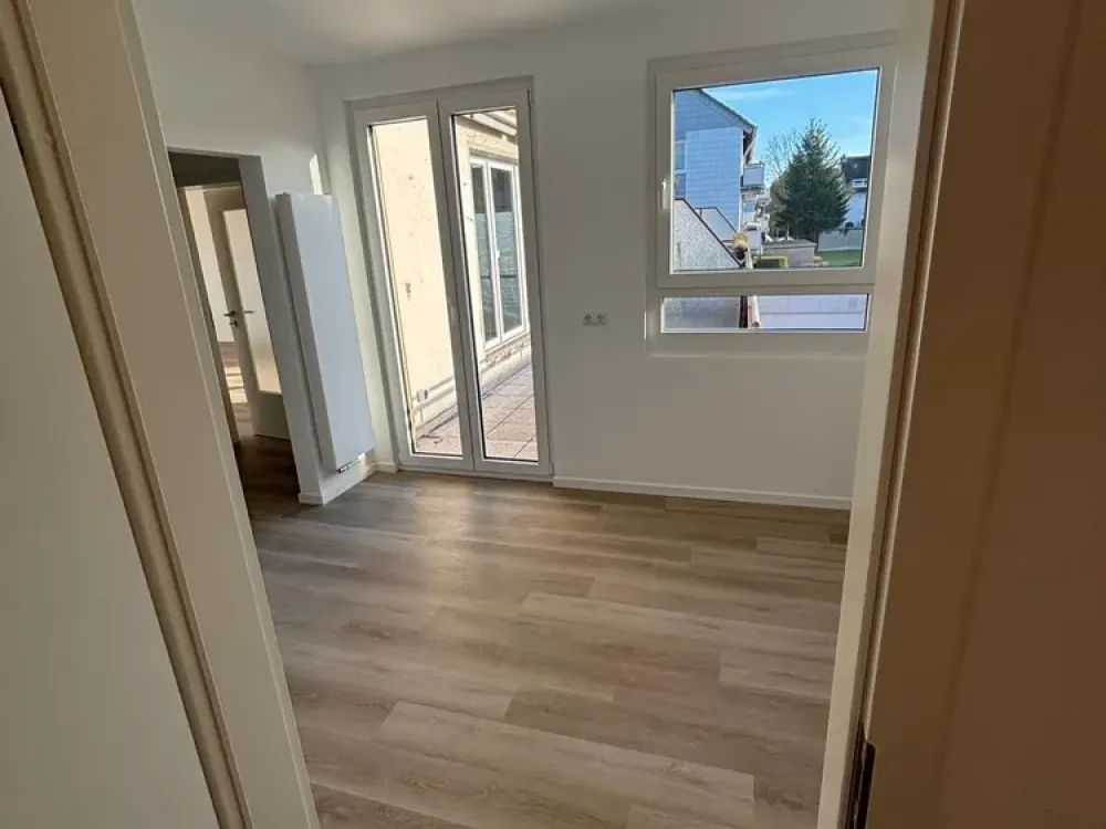 Großzügige 2-Zimmer-Wohnung mit Balkon - Erstbezug nach Renovierung