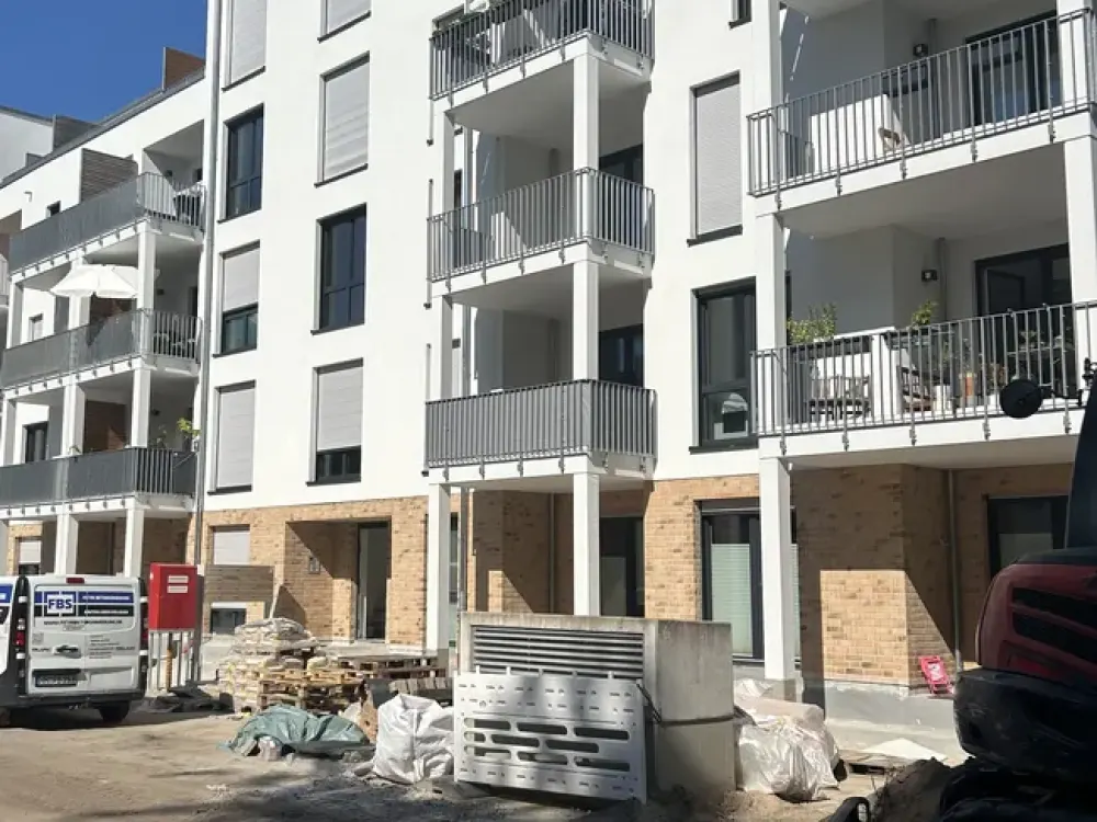 Provisionsfreier Erstbezug: barrierefreie 2-Zimmer-Wohnung mit Terrasse und 90 m² Garten