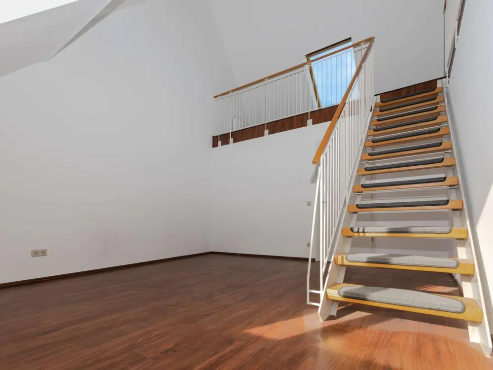 ZENTRAL WOHNEN IN RÖTHA | Maisonette mit 3 Zimmern und TG-Stellplatz