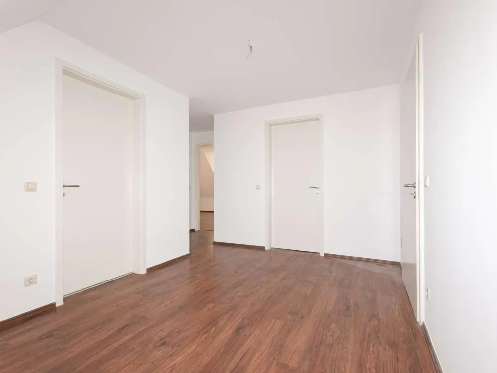 ZENTRAL WOHNEN IN RÖTHA | Maisonette mit 3 Zimmern und TG-Stellplatz