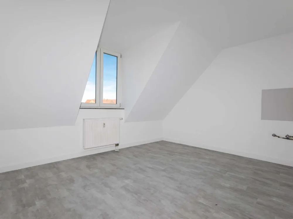 ZENTRAL WOHNEN IN RÖTHA | Maisonette mit 3 Zimmern und TG-Stellplatz