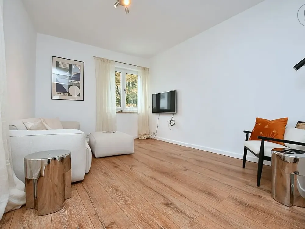 Modern Furnished Apartment with Balcony in Stuttgart Degerloch