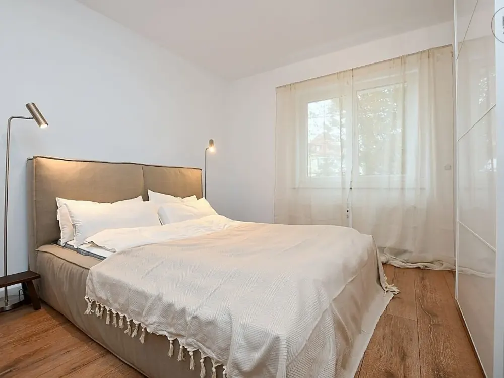 Modern Furnished Apartment with Balcony in Stuttgart Degerloch