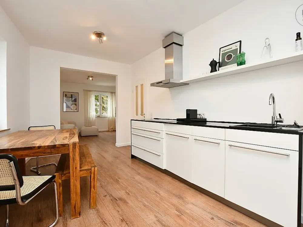 Modern Furnished Apartment with Balcony in Stuttgart Degerloch
